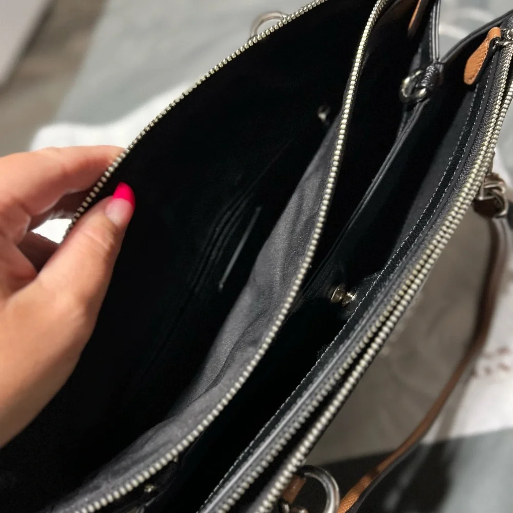 🖤Beautiful Coach Handbag🖤 - Picture 2 of 7